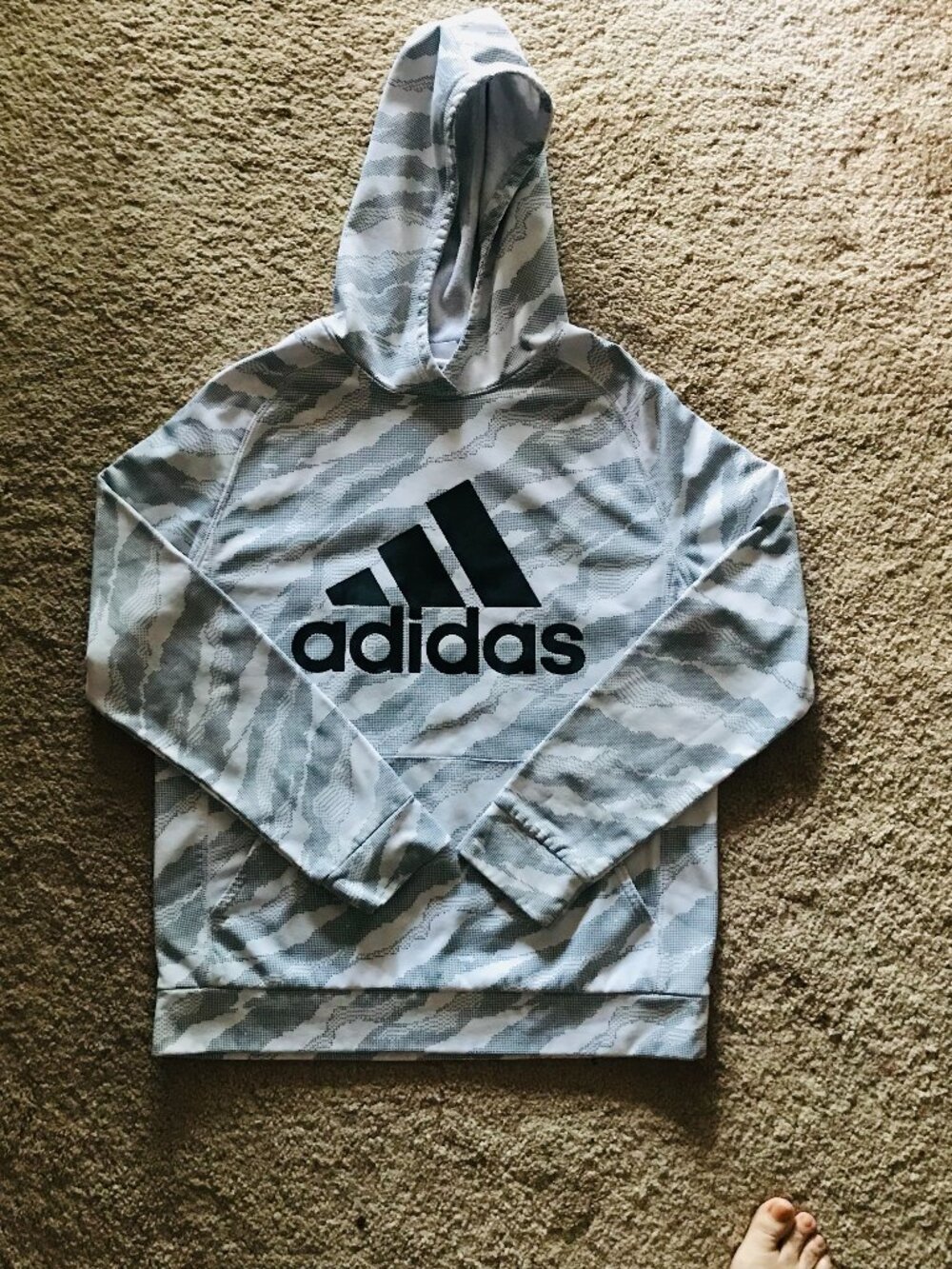 Boys ( Youth ) Adidas hoodie size XL